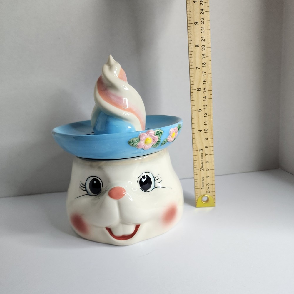 Cracker Barrel Bunny Rabbit Ceramic Citrus Juicer Reamer 2Piece Set Easter Decor
