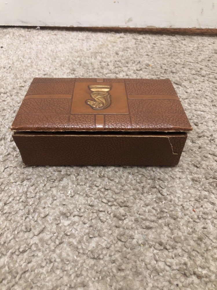 vintage chess set plastic 1945