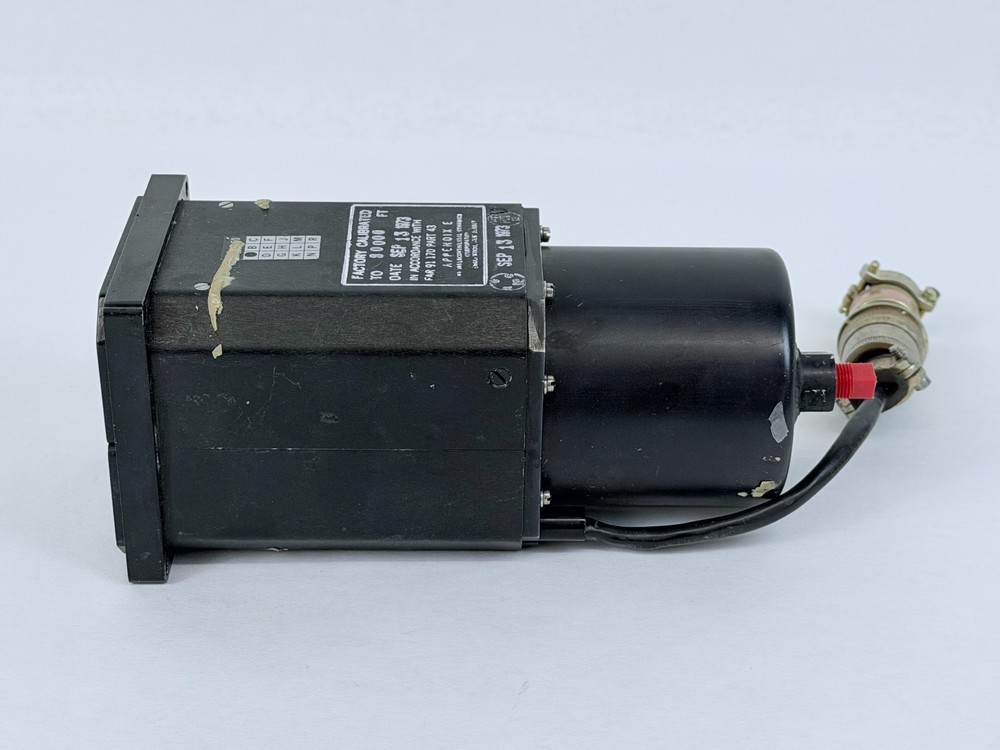 Encoding Altimeter Intercontinental Dynamics EAI-153-14000 Vintage 1973 Avionics