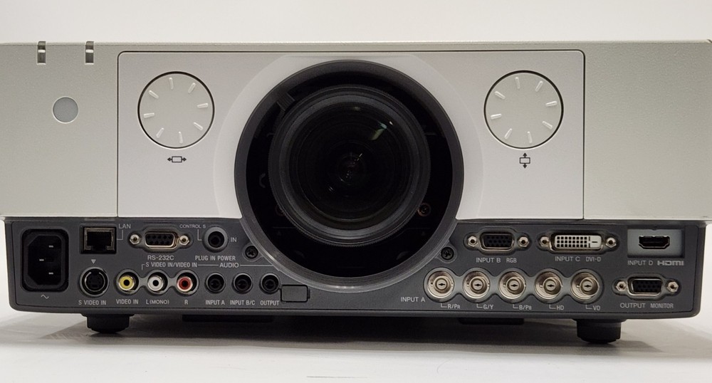 Sony VPL-FH30 HDMI Projector **READ**