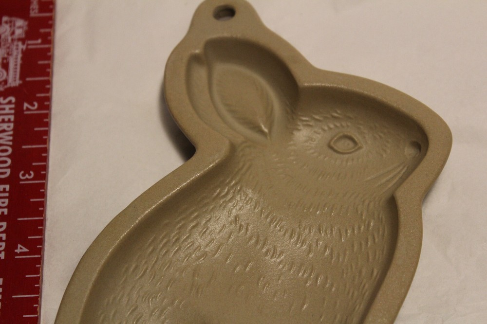 Easter Rabbit Bunny Wilton 1997 Cookie Mold ~6.5" L