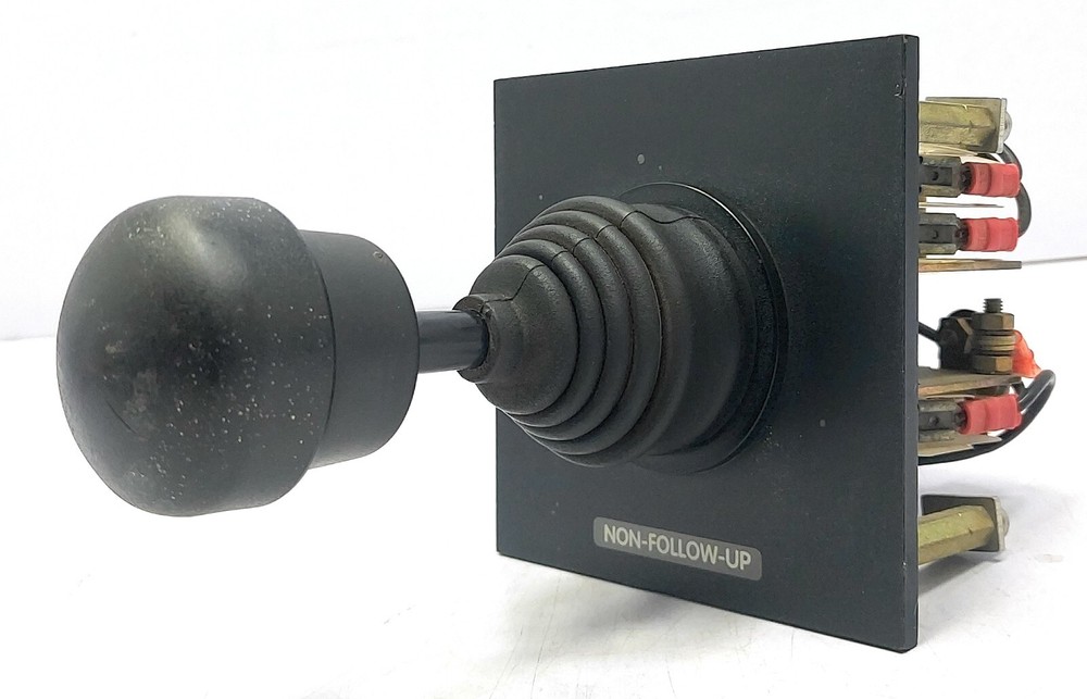 4930 Non-follow-up Joystick Controller