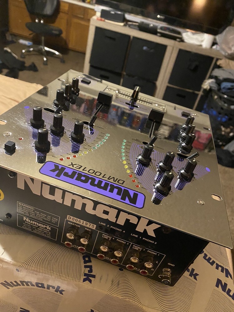 Numark DM1001X DJ Turntable Mixer CHROME