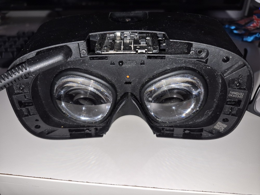 LENOVO OCULUS VR VIRTUAL REALITY HEADSET
