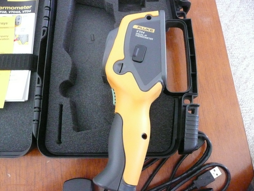 Fluke VT04 Visual Infrared Thermometer - New