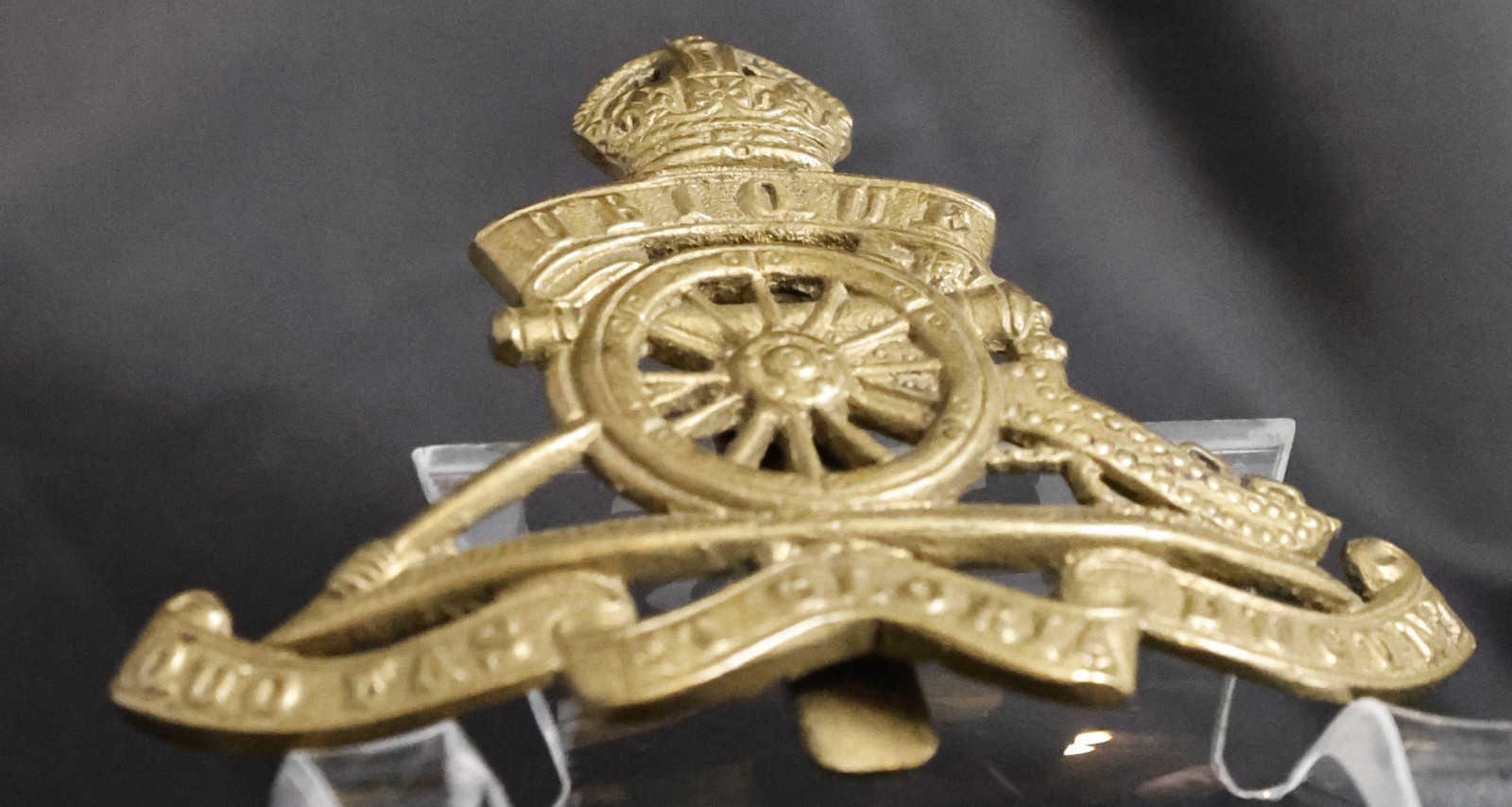 Lot of 2 - WWII British Military West Yorkshire Regiment/Artillery Cap Badges