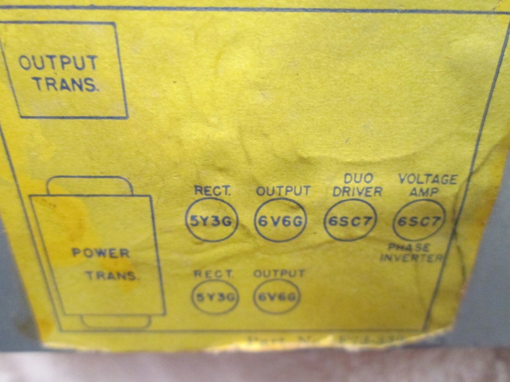 Capehart 634927 tube amplifier pulled from a Panamuse console Powers on