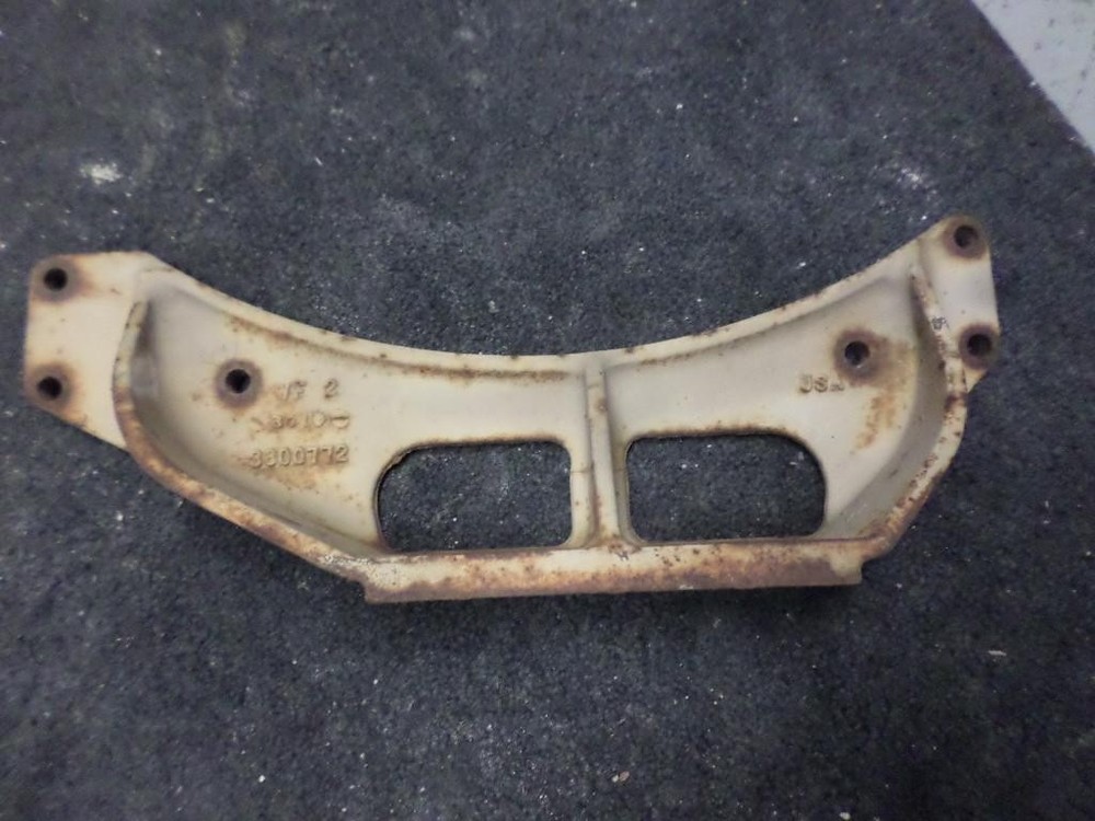 Replaces 3600772 FORD LS9000 FRONT ENGINE MOUNT ,  MN