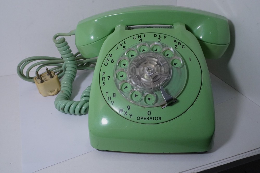 Used Original AUTOMATIC ELECTRIC TURQUOISE A/E 80 Desk Phone & Partially Working