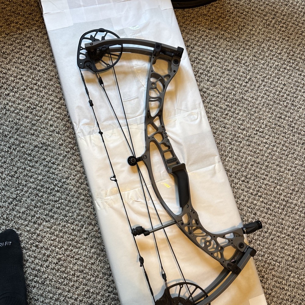 Hoyt Alpha Ax 2 29 Left Hand BARE BOW