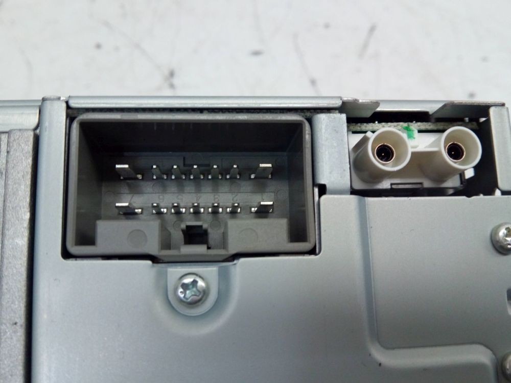 Radio/CD Changer Combo *CODE Not Available! Fits Volvo V50 (545)
