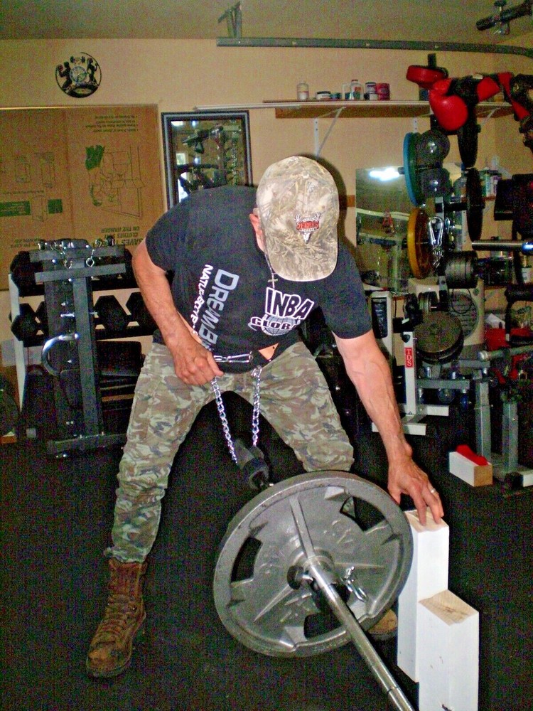 LANDMINE BELT SQUAT