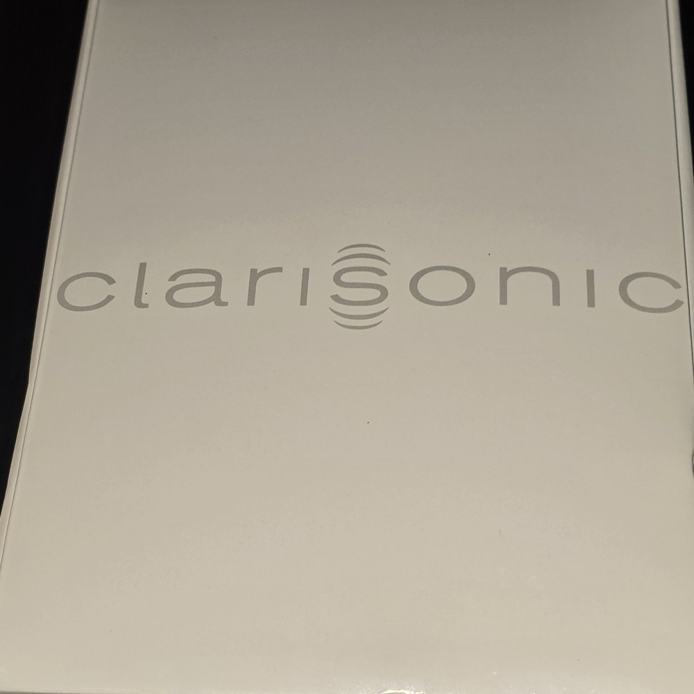 CLARISONIC MIA 2 SKIN CLEANSING DEVICE