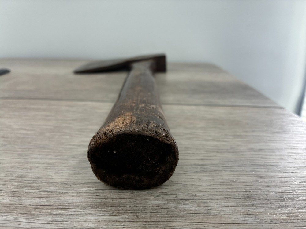 Vintage Guaranteed Plumb Broadhead Single Beveled Edge Hewing Axe Hatchet Tool