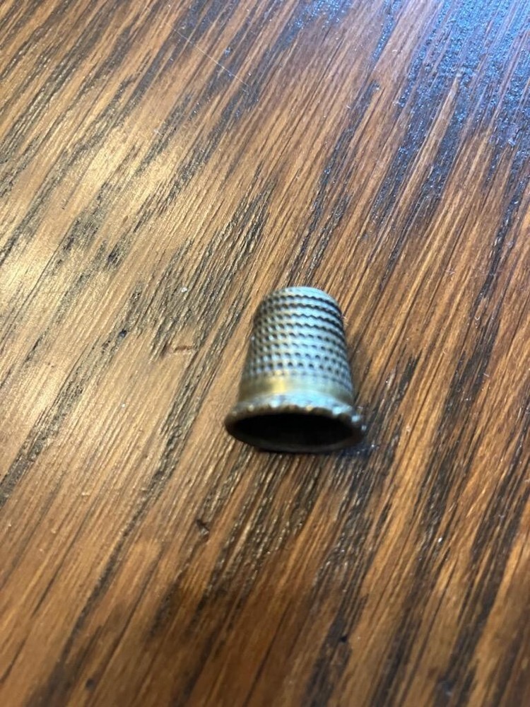 Child size gold thimble