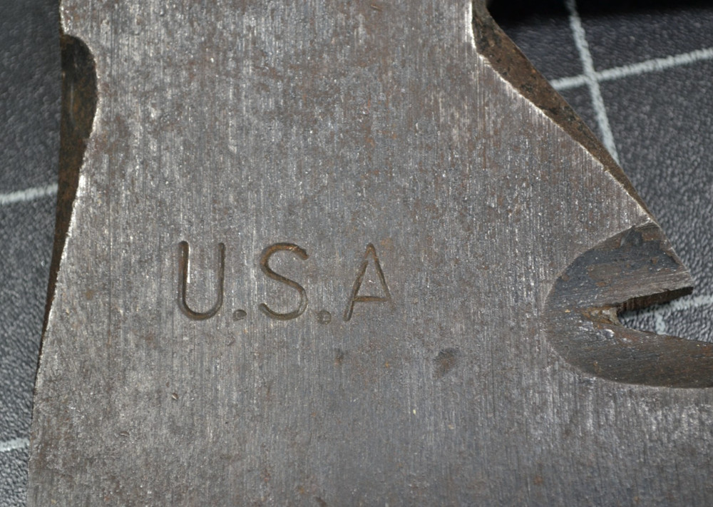 TRUE TEMPER - FLINT EDGE - U.S.A. MARKED - HALF HATCHET WITH ORIGINAL HANDLE