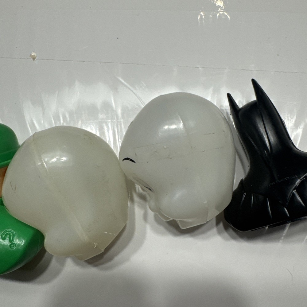 Lot 5 BATMAN Vintage Candy Head Container Batman Riddler Casper Ghost Bx2