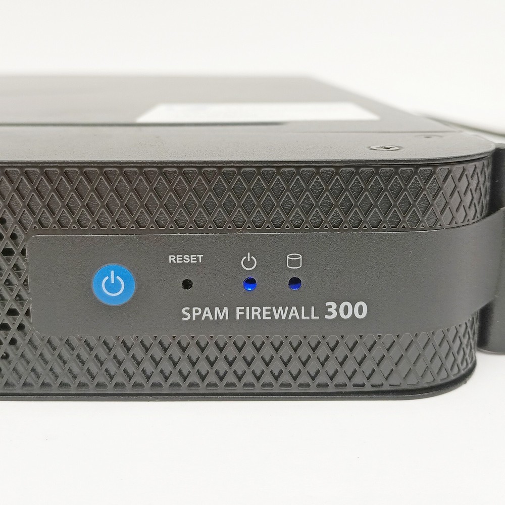 Barracuda Networks Spam Firewall 300 BSF300a - Powers On