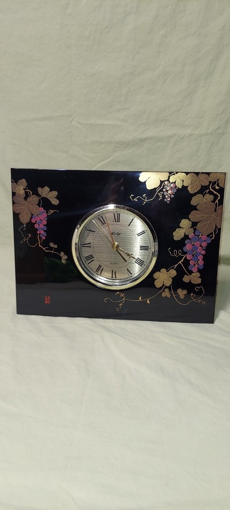 Vintage Lily Yamanaka Lacquerware Quartz  Table Mantel Clock Japan