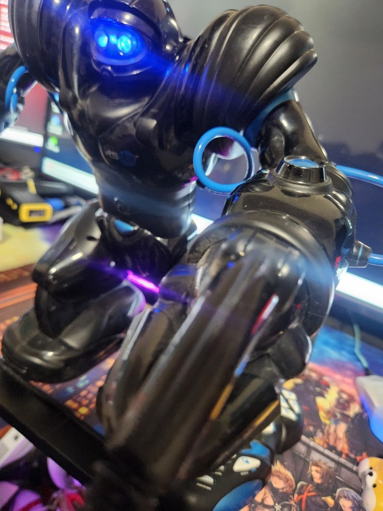 WowWee Robosapien Robot With Remote Tested And Working