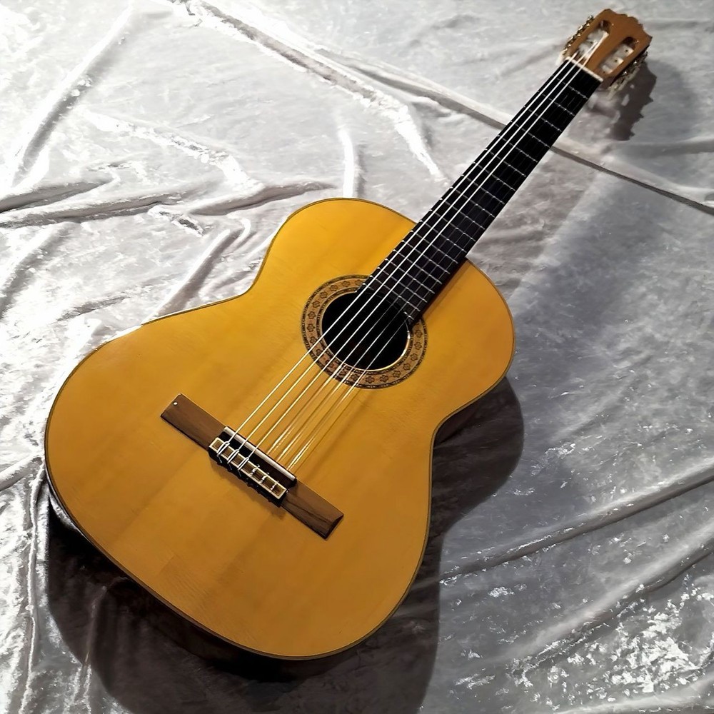 Raimundo 155S Made in Spain Classical Guitar