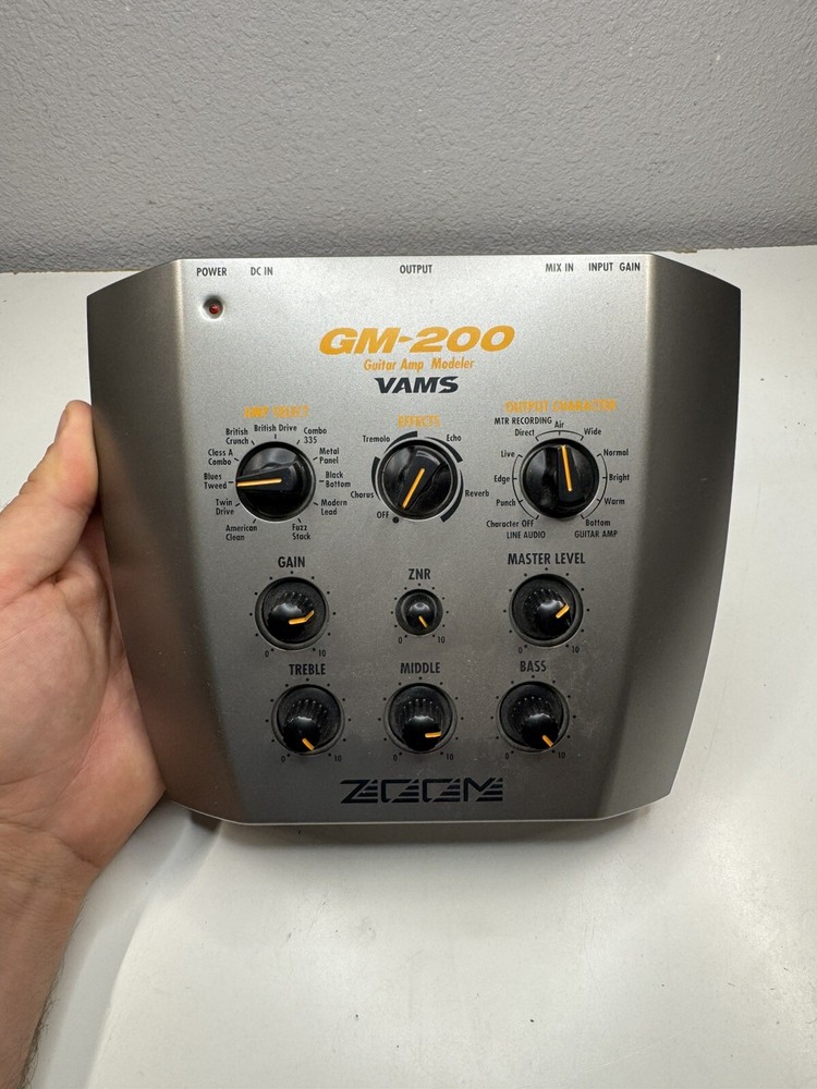 ZOOM GM-200 GUITAR AMP MODELER VAMS EFFECTS