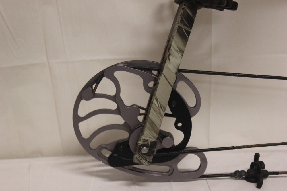 Bowtech Tomkat RH Compound Bow 70 LBS Camo