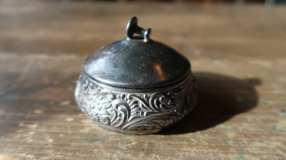 Antique Silverplate Providence SEWING BUTTON Needle Jar 2 7/8"