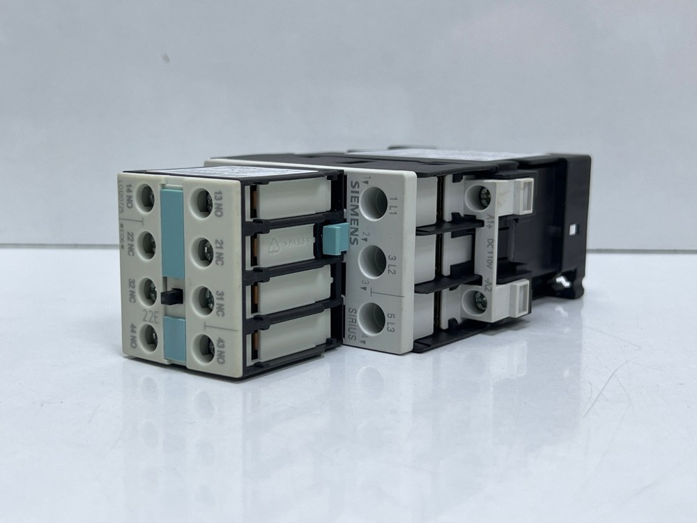 Siemens 3RT1026-1BF44 Contactor