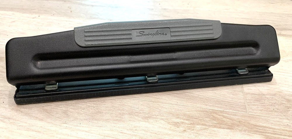 Swingline Desktop Office Hole Punch - 3 Punch BLACK