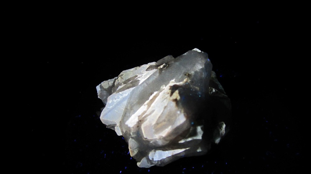 Fluorescent Phosphorescent mineral rock Celestine Fluorite S43
