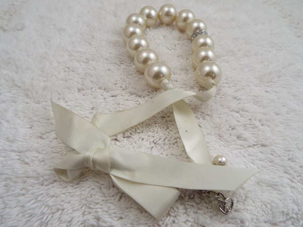 White Bead Ribbon Necklace (J36)