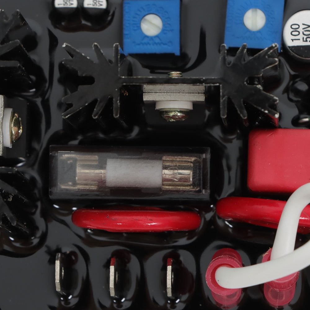 Automatic Voltage Regulator AVR AVC63-4 Input 190-240VAC 4A Voltage Regulator