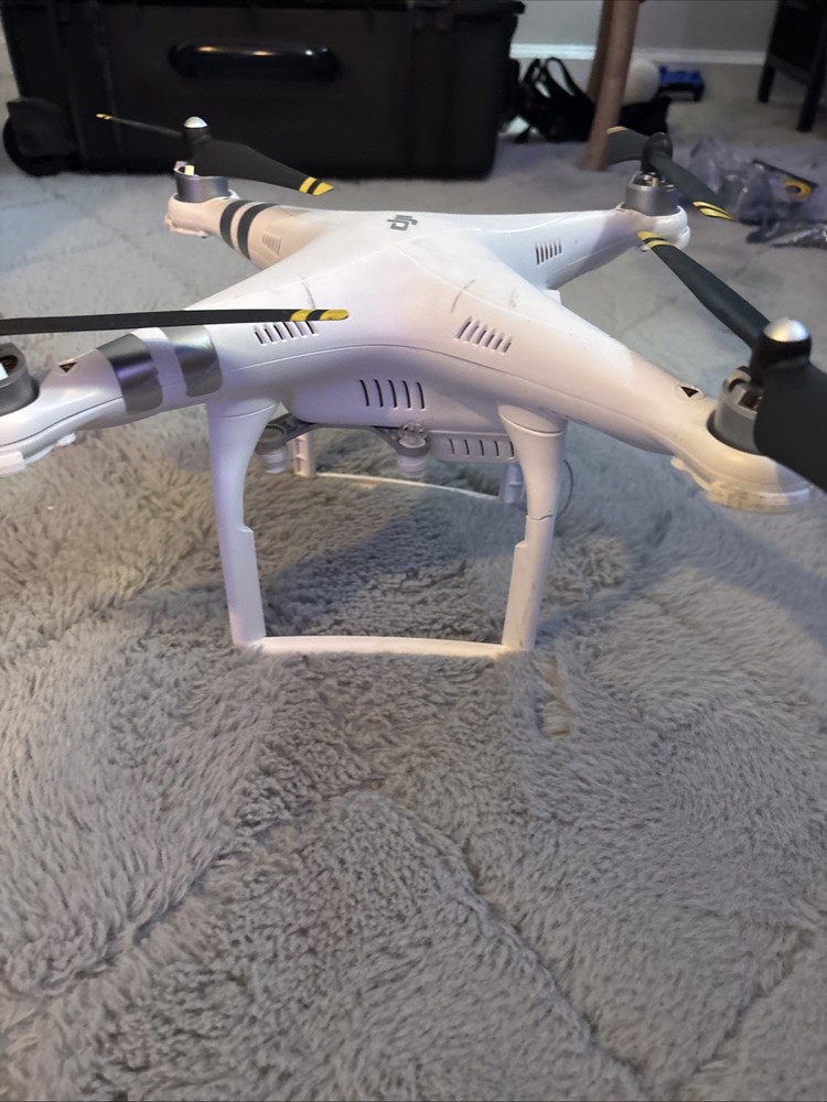 DJI Phantom 3 Advanced Quadcopter No Camera Needs Replacement Legs Also Flys