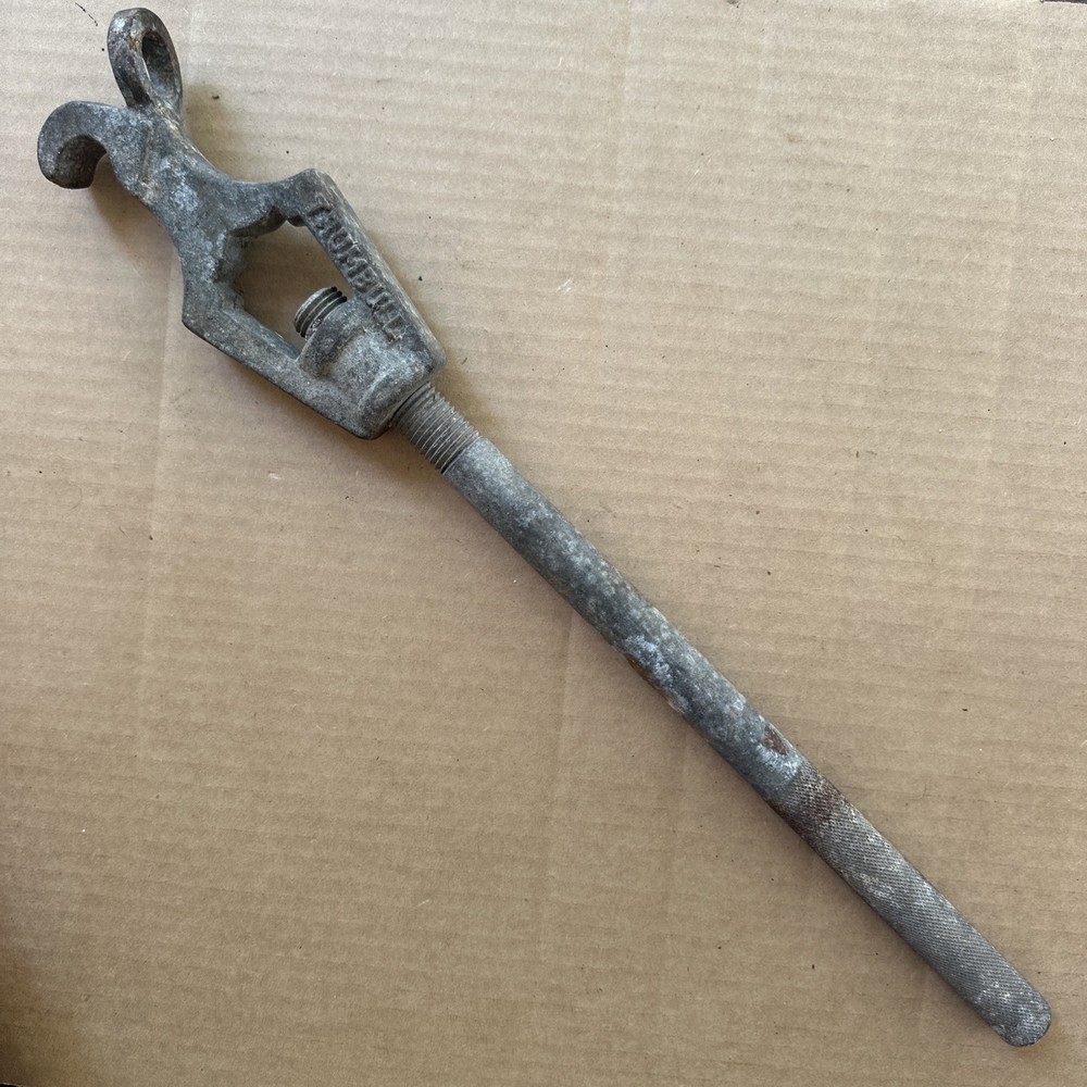 Trumbull Fire Hydrant Wrench Tool Knurled Handle Tool Vintage