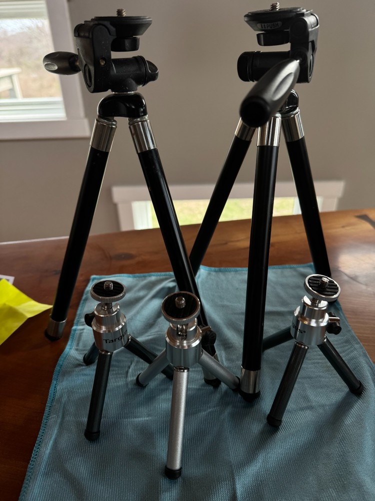 5 small tripods perfect table top size