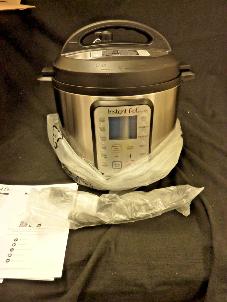 INSTANT POT SMART WiFi - 6 QUART ELECTRIC PROGRAMMABLE PRESSURE COOKER OPEN BOX