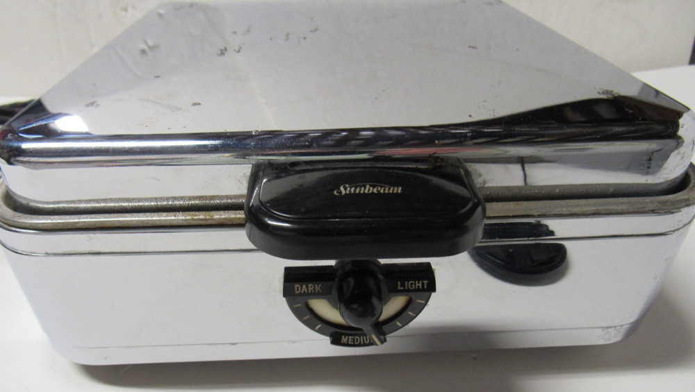 Sunbeam Model W-2 Waffle Maker + Box Works