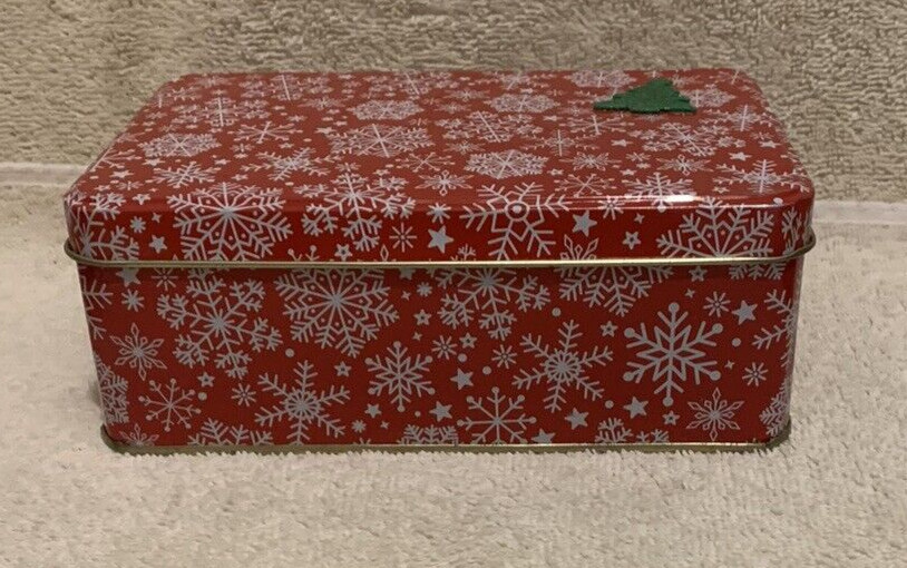 Greenbrier RED & WHITE SNOWFLAKES RectangleTin Box - EUC