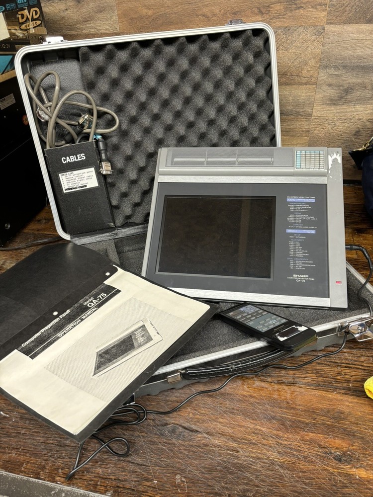 Sharp Computer Projection Panel QA-75 w Remote hard case, cables, manual & power