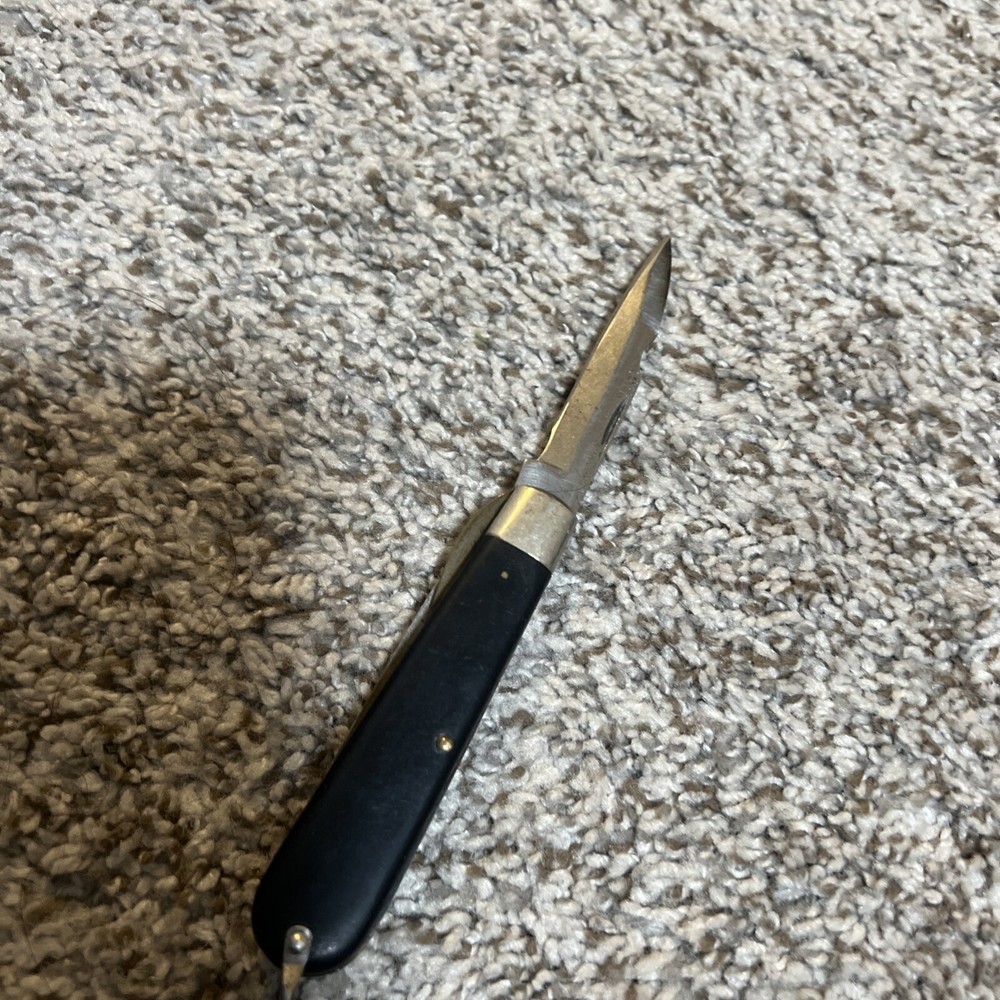 Vintage Black Pocketknife