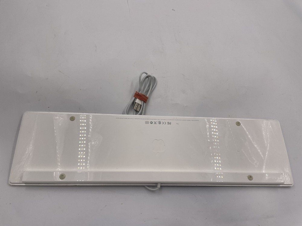 Apple A1243 USB Wired Standard Keypad - White