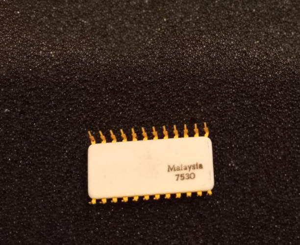 Vintage 1975 Intel C3104 16 bit Content Addressable RAM. White ceramic and gold