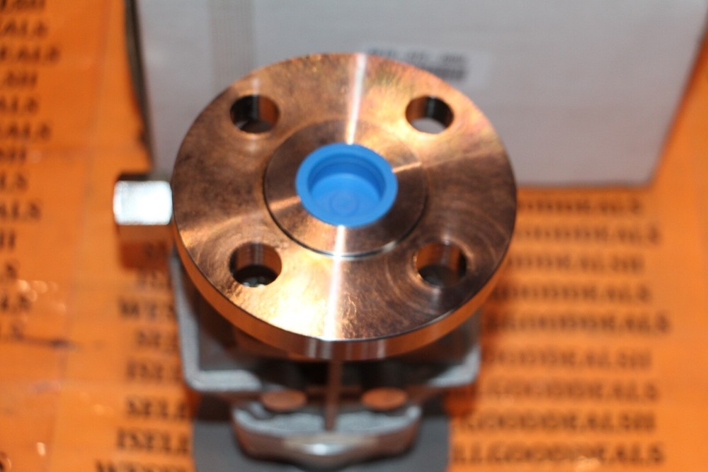 Flomec OM025A001-242 Flowmeter 175PSI New