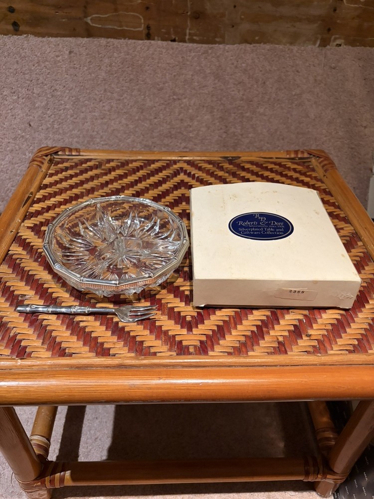 Beautiful vintage Boxed Robert’s & Dore silver plated serving Dish and fork set