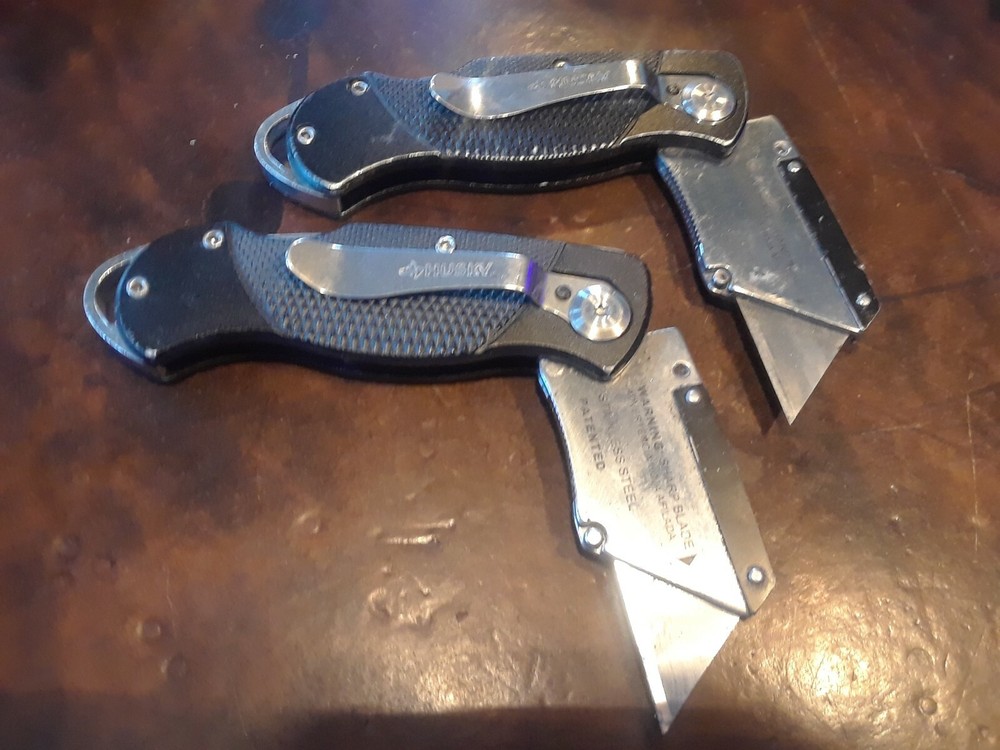 HUSKY 2-Pack Folding Utility Knife Set Sure-Grip lock-back