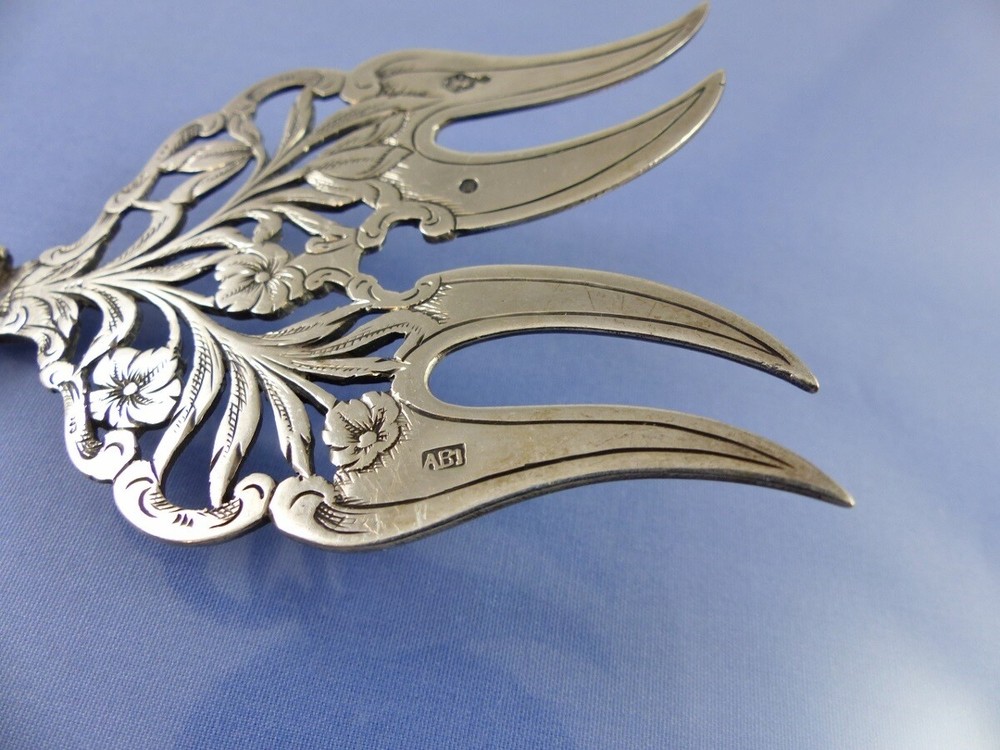 FLOWER & SCROLL pierced handle SERVING FORK 833 SILVER BY ABI Leeuwarden 1871