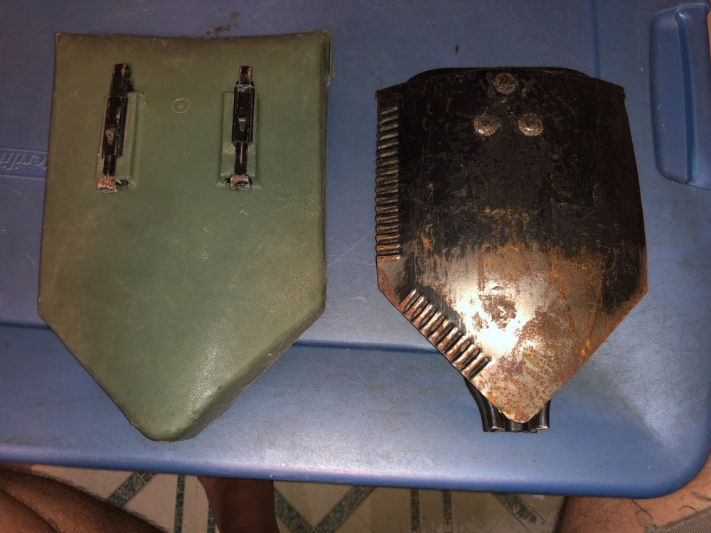Desert Storm US Army Tri-Fold E-TOOL Shovel With Case Dated 1982