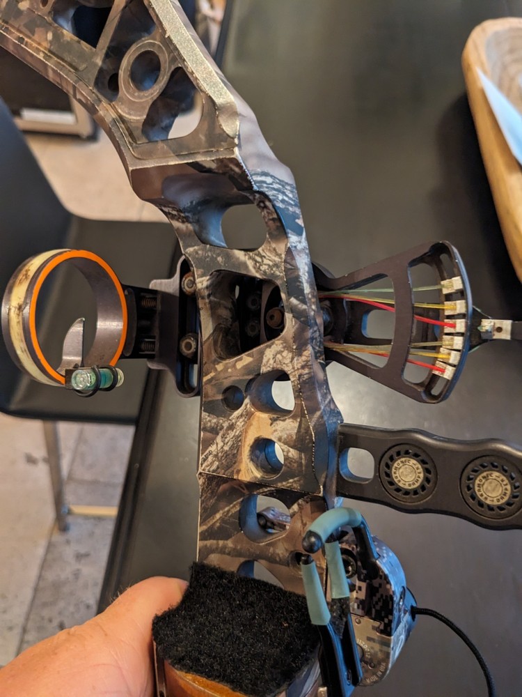 Mathews DXT Compound Bow