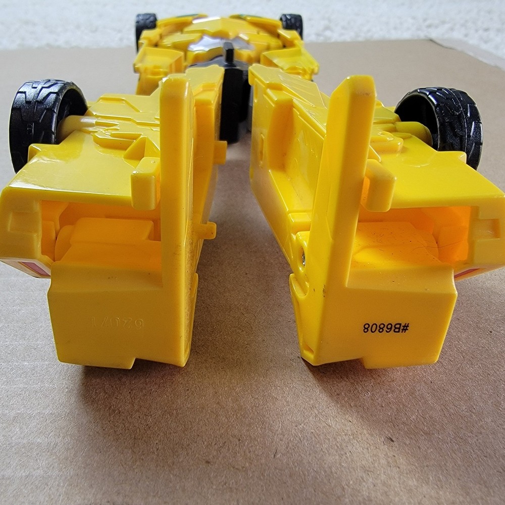 Transformers Robots In Disguise Bumblebee complete Hasbro Warrior Class RID 2015